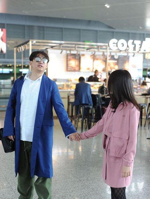 14岁买丝袜,14岁少女的丝袜初体验