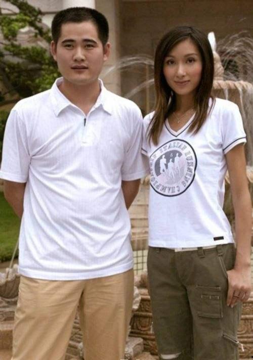 明星经纪人男友,揭秘明星经纪人男友的甜蜜日常